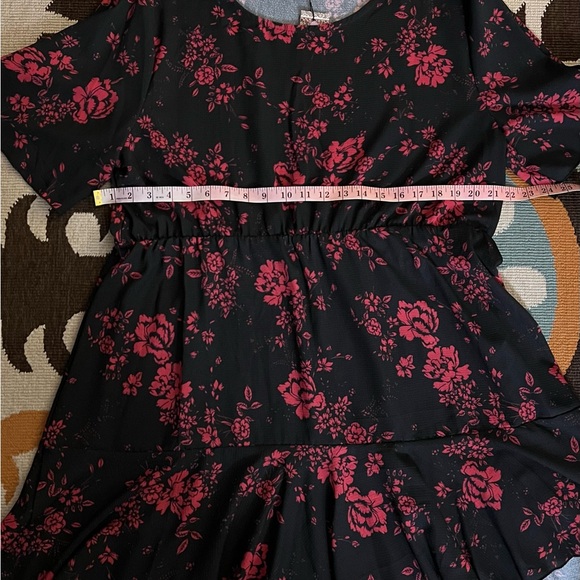 Boohoo Plus Tiered Woven Smock Dress - Picture 8 of 11